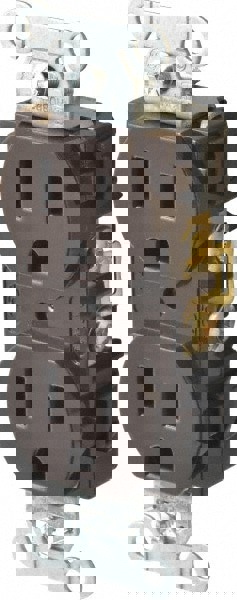 Straight Blade Duplex Receptacle: NEMA 5-15R, 15 Amps, Self-Grounding